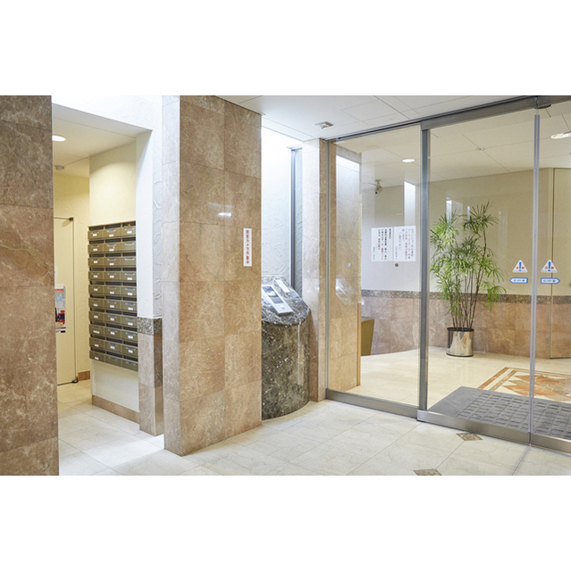 18/29 エントランス