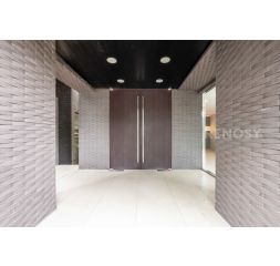 5/5 エントランス