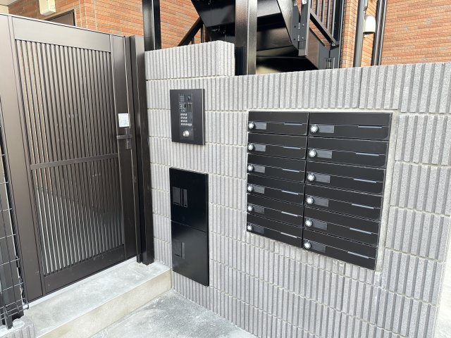 20/23 エントランス