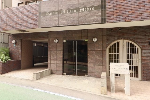 17/19 エントランス