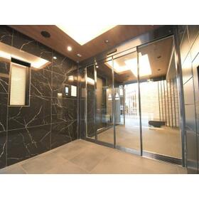 5/5 エントランス