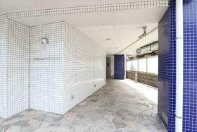 14/16 エントランス