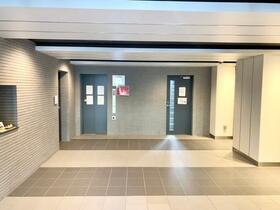 2/2 エントランス