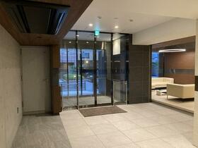 13/14 エントランス