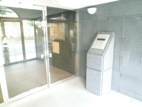 16/16 エントランス