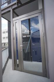 17/17 エントランス