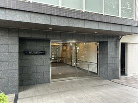 16/16 エントランス