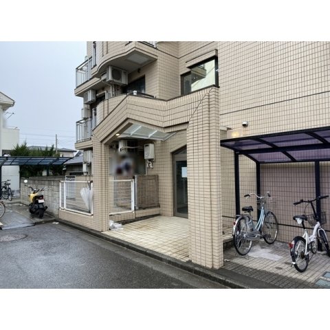 25/30 エントランス