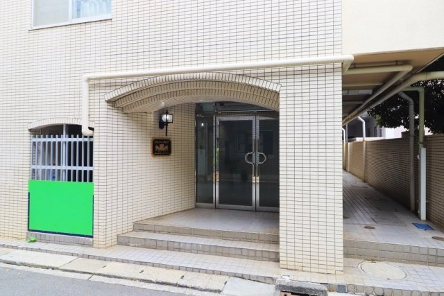 17/18 エントランス