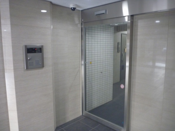 4/4 エントランス