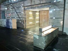 16/16 エントランス