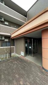 2/2 エントランス