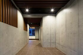 14/16 エントランス