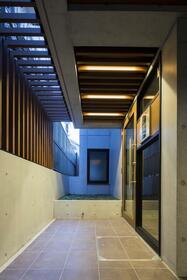 13/16 エントランス