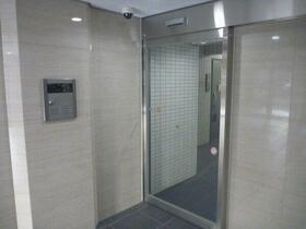 5/5 エントランス