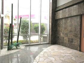 2/2 エントランス