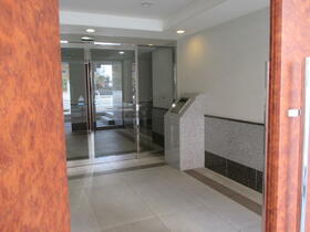 14/14 エントランス