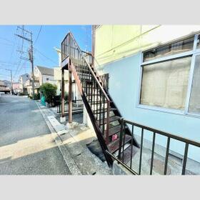 13/14 エントランス