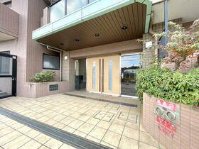 16/16 エントランス