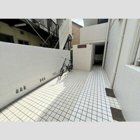 15/15 エントランス