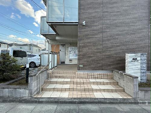 2/2 エントランス