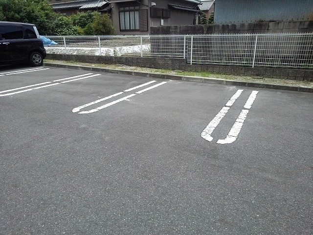 20/27 駐車場