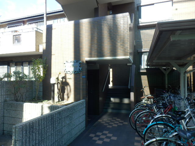 22/29 エントランス