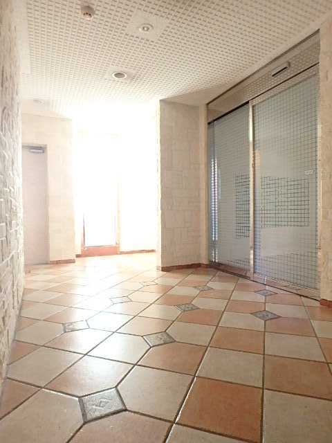 28/29 エントランス