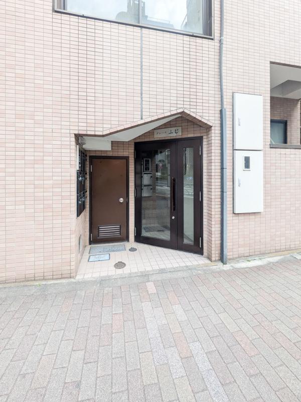 2/3 エントランス