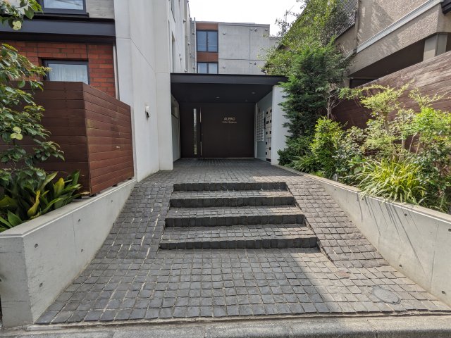 16/17 エントランス