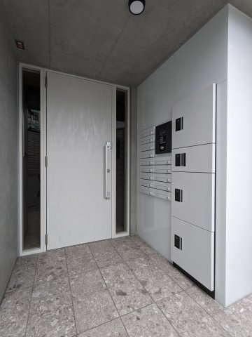 13/16 エントランス