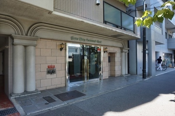 14/14 エントランス