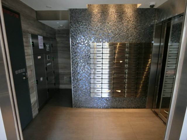 17/25 エントランス