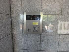 5/5 エントランス