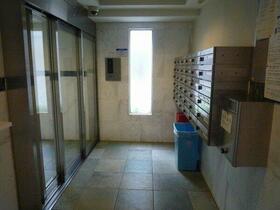 5/5 エントランス