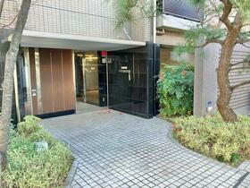 16/16 エントランス