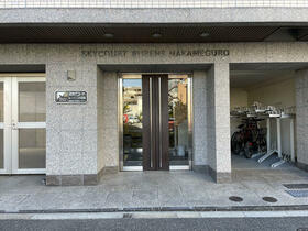 16/16 エントランス