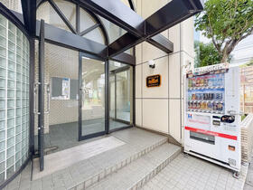 2/2 エントランス