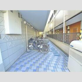 13/13 エントランス