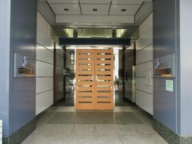 2/2 エントランス