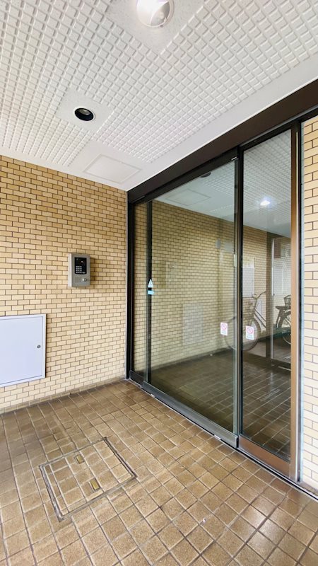 2/2 エントランス