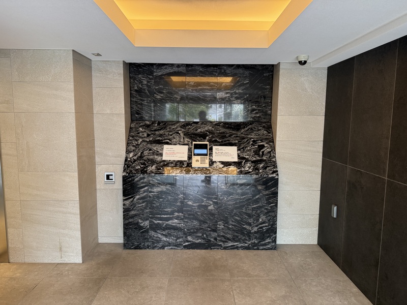 29/30 エントランス