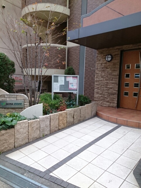 14/20 エントランス