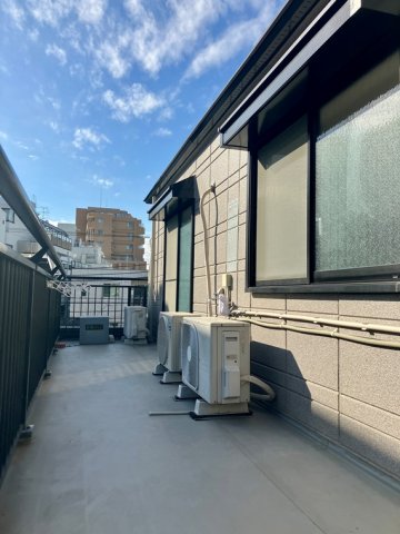 13/18 バルコニー