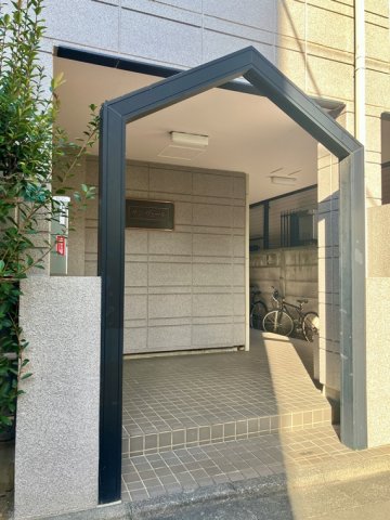 18/18 エントランス