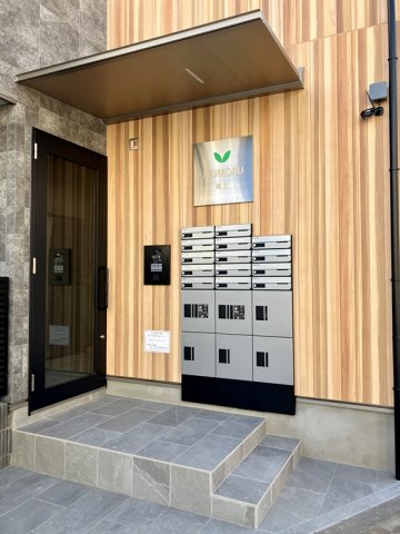 18/18 エントランス