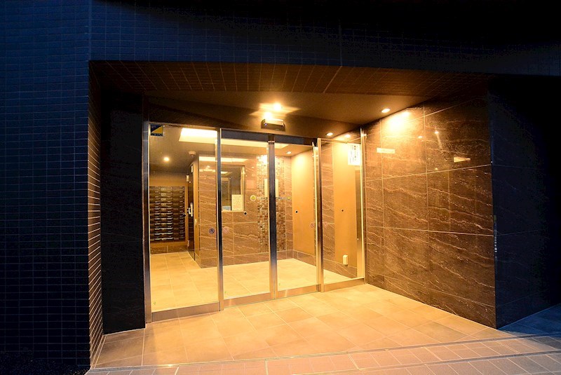 15/15 エントランス