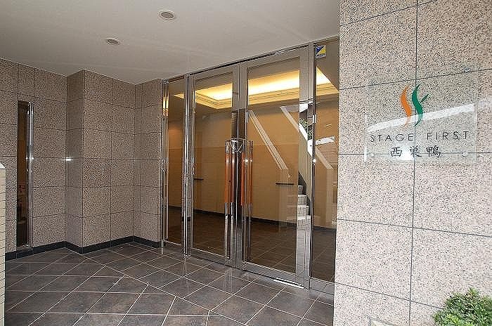 16/16 エントランス