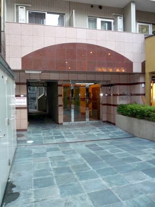 2/2 エントランス