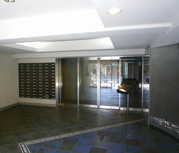 4/4 エントランス